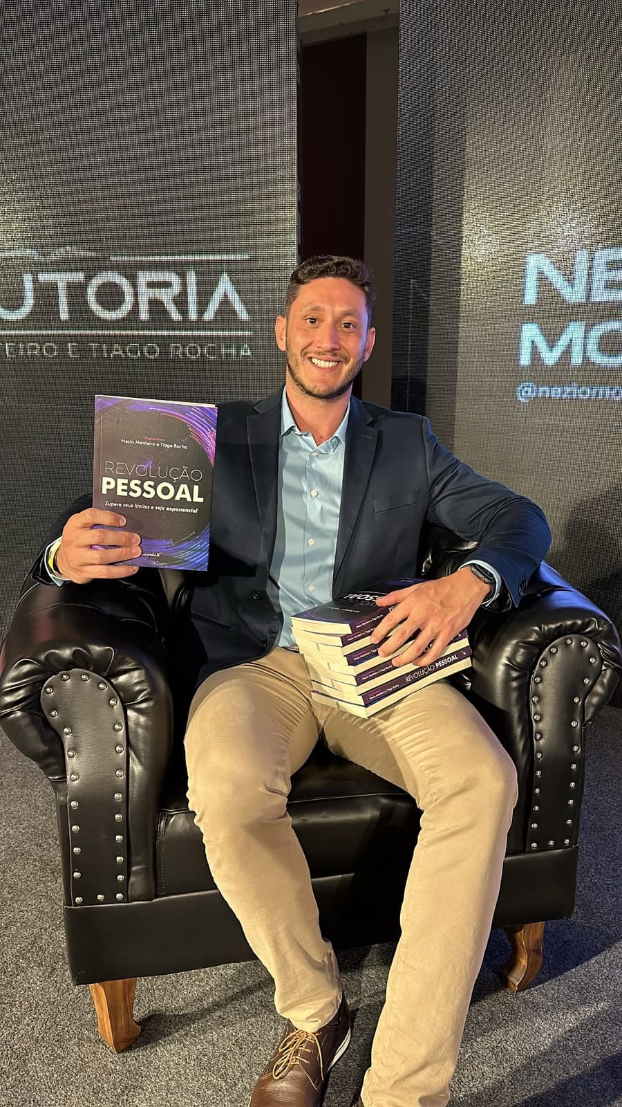 Dr. Denis Saraiva com o livro Revolução Pessoal